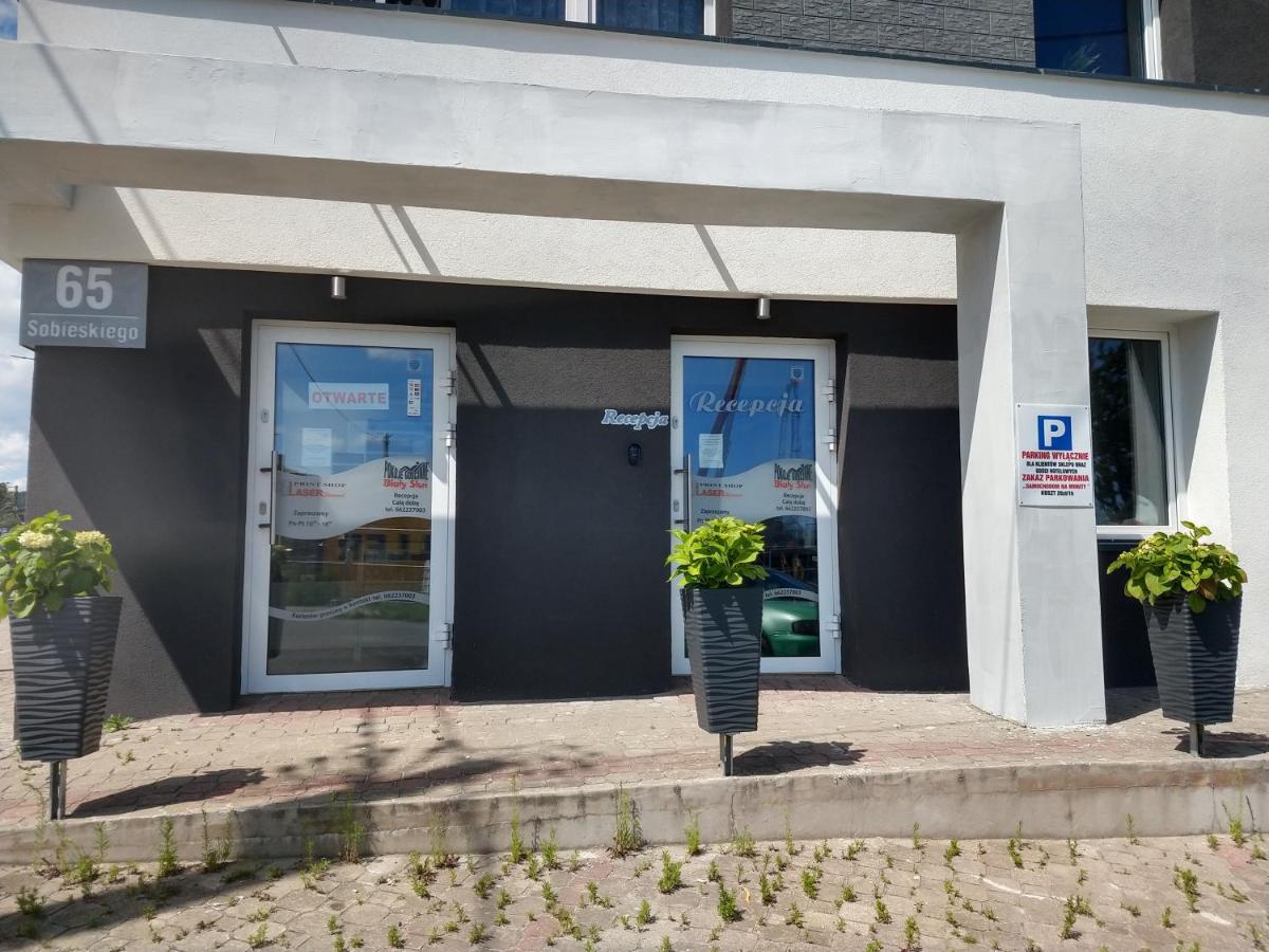 Pokoje Goscinne Bialy Slon Rumia Exterior photo