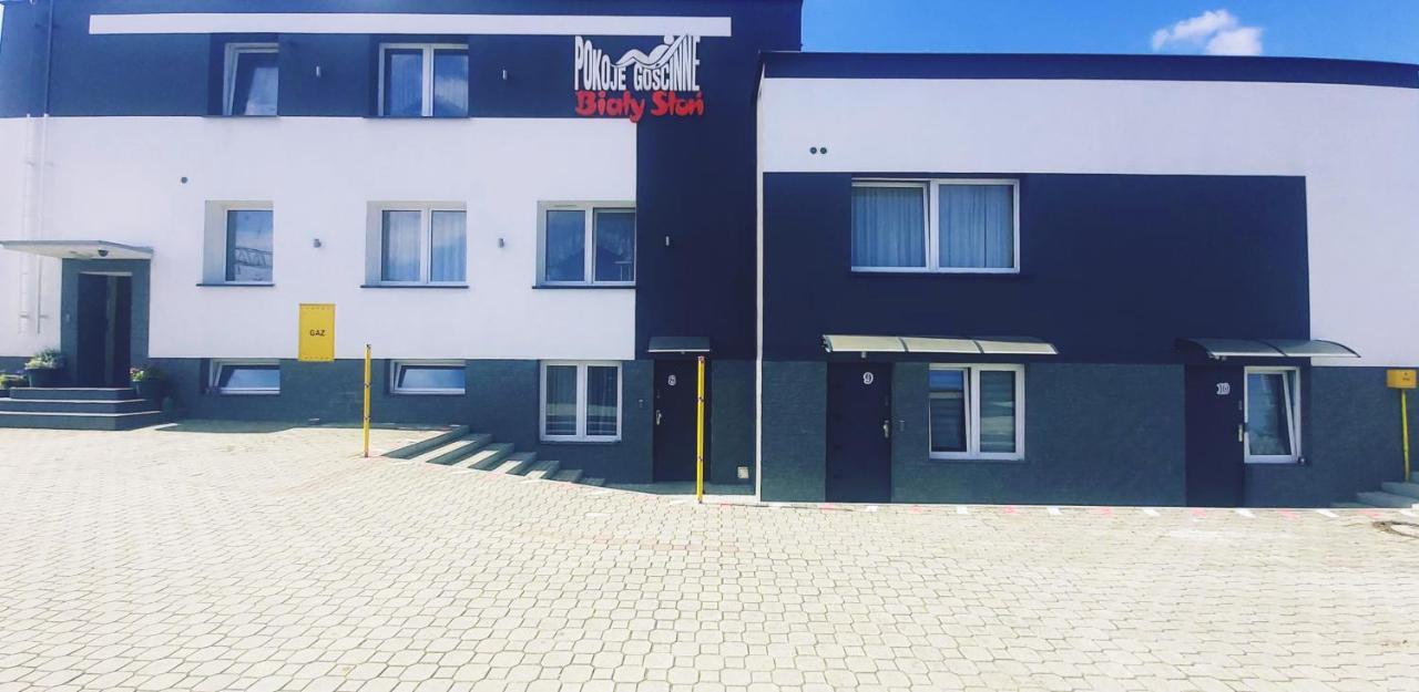Pokoje Goscinne Bialy Slon Rumia Exterior photo